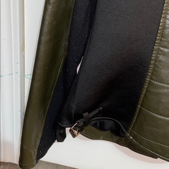 GUESS - Picture 9 of 13